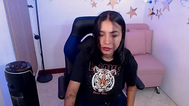 julieta fn online show from 04-28-26, 02:33