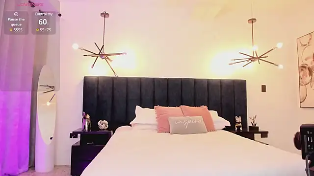 Snapshot of nattashaa7 chatting on 02-14-25, 01:18 nattashaa7 online show from 02-14-25, 01:18