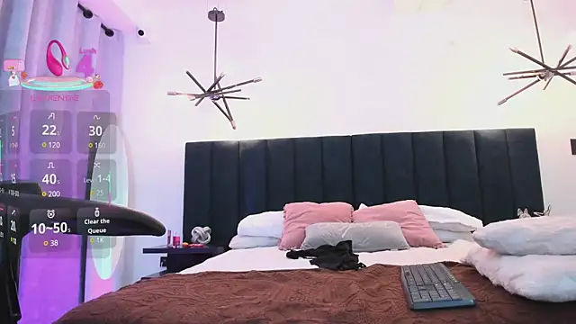 Snapshot of nattashaa7 chatting on 03-12-25, 02:45 nattashaa7 online show from 03-12-25, 02:45