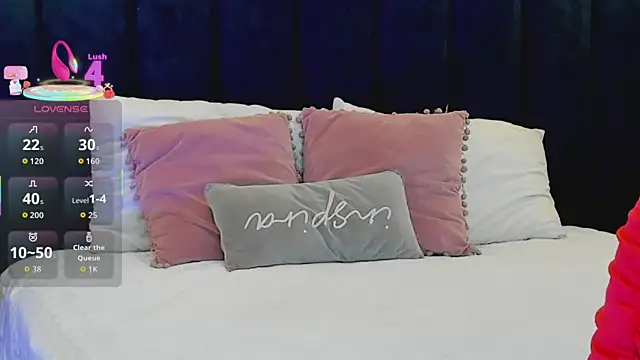 Snapshot of nattashaa7 chatting on 10-13-25, 11:32 nattashaa7 online show from 10-13-25, 11:32