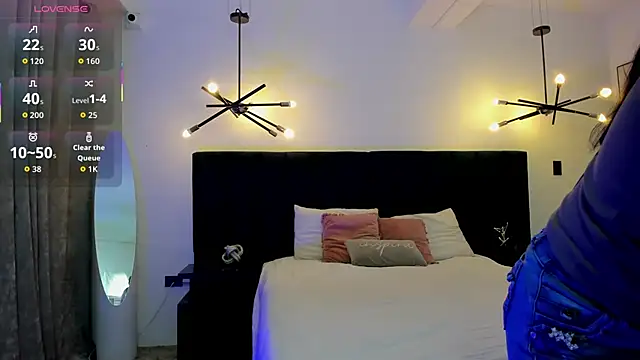 Snapshot of nattashaa7 chatting on 10-20-25, 11:43 nattashaa7 online show from 10-20-25, 11:43