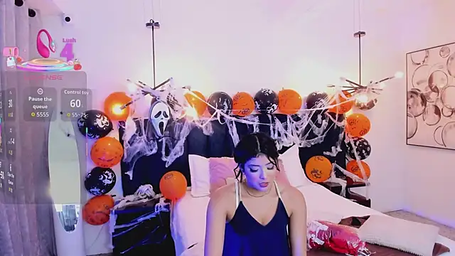 Snapshot of nattashaa7 chatting on 10-31-25, 11:11 nattashaa7 online show from 10-31-25, 11:11