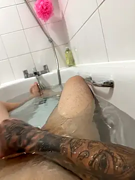 Snapshot of Ivancolomb chatting on 10-19-25, 12:28 Ivancolomb online show from 10-19-25, 12:28