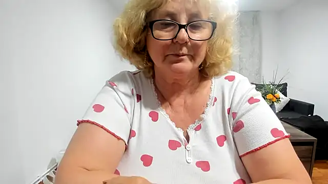 NoraJohnson6 online show from 10-09-25, 09:02