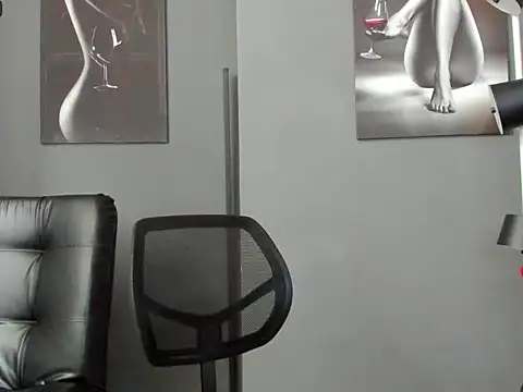 karlyjons12 online show from 09-30-25, 04:45