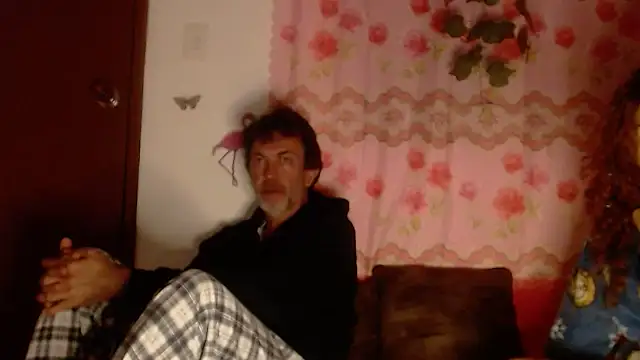 jeans and emma online show from 03-14-25, 04:43