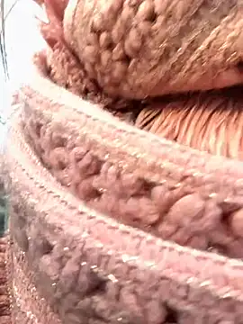 Loveblackzilla online show from 10-26-25, 02:45