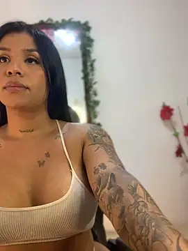 Snapshot of tinalove7 chatting on 09-12-25, 10:32 tinalove7 online show from 09-12-25, 10:32