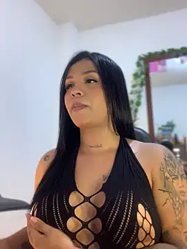 Snapshot of tinalove7 chatting on 10-24-25, 09:55 tinalove7 online show from 10-24-25, 09:55