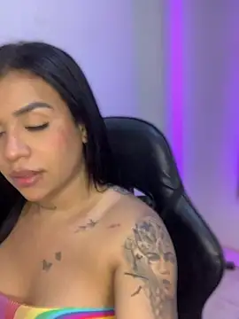 Snapshot of tinalove7 chatting on 06-11-26, 09:35 tinalove7 online show from 06-11-26, 09:35