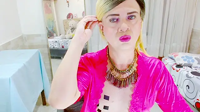 Snapshot of Dolldirtyxxx chatting on 05-25-26, 05:02 Dolldirtyxxx online show from 05-25-26, 05:02