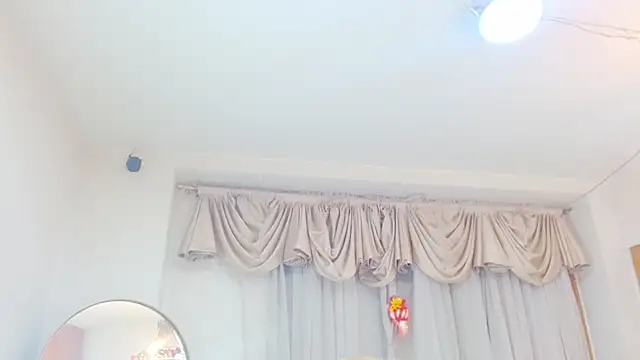 Snapshot of Dolldirtyxxx chatting on 06-06-26, 05:01 Dolldirtyxxx online show from 06-06-26, 05:01