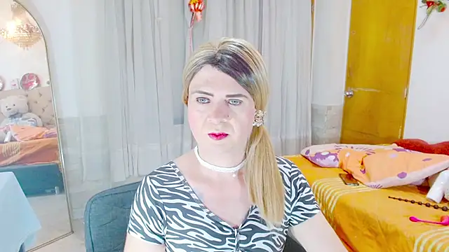 Snapshot of Dolldirtyxxx chatting on 06-14-26, 05:42 Dolldirtyxxx online show from 06-14-26, 05:42