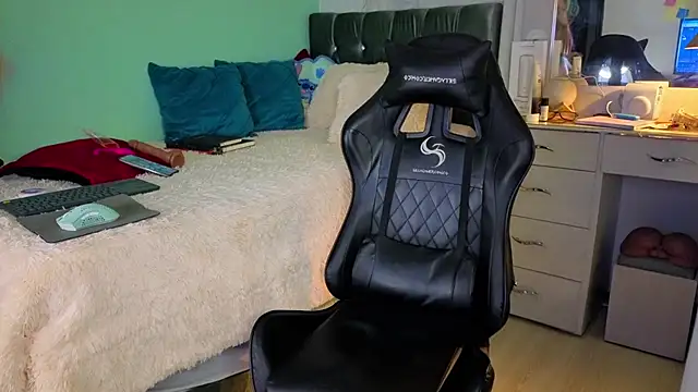 Chrissken online show from 10-25-25, 03:47