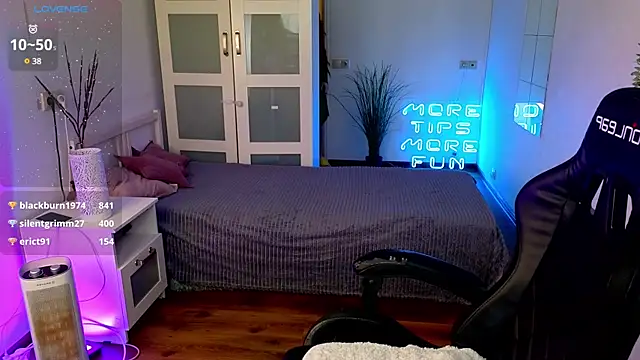 Katy diamond  online show from 03-19-25, 11:06