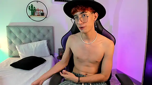 NovaaWheler online show from 03-20-25, 05:02