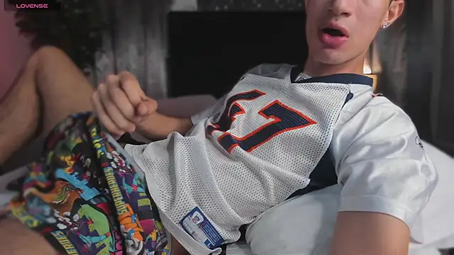 NovaaWheler online show from 04-24-26, 12:18