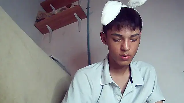 Snapshot of ChavoOT chatting on 03-16-25, 02:32 ChavoOT online show from 03-16-25, 02:32