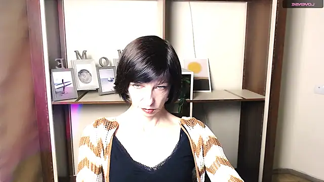  AngeliaFlow  online show from 10-31-25, 07:31