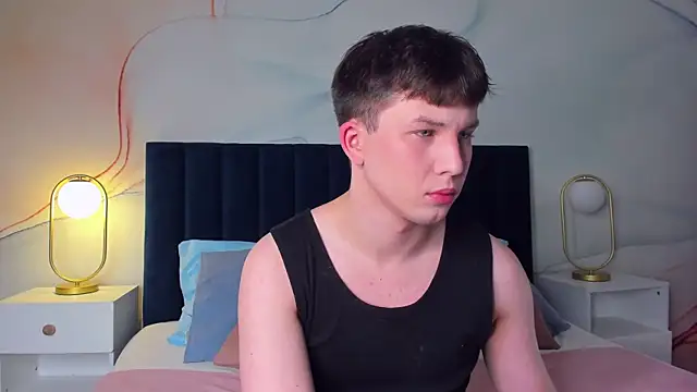 AdrianoAubert online show from 09-12-25, 03:06