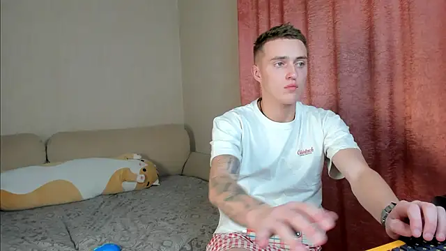 crazybottom99 online show from 11-01-25, 06:32