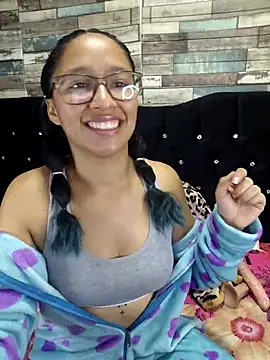 isabella beauty 01 online show from 03-07-25, 01:40