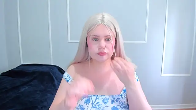  leana  online show from 10-23-25, 06:28