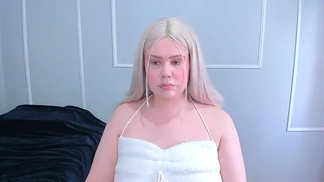  leana  online show from 10-24-25, 05:31