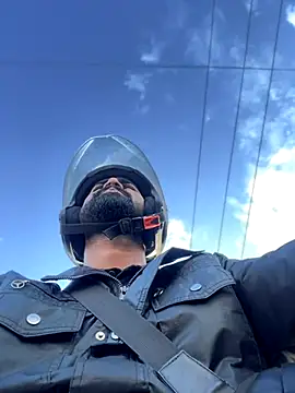 Snapshot of Rishwithr chatting on 10-11-25, 01:49 Rishwithr online show from 10-11-25, 01:49