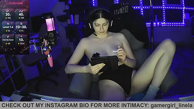 Snapshot of Gamergirl-Linela chatting on 06-10-26, 12:22 Gamergirl-Linela online show from 06-10-26, 12:22