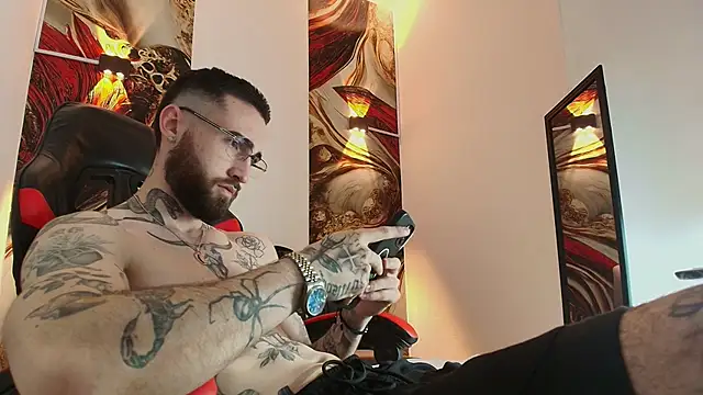 Luke davis01 online show from 10-18-25, 01:12