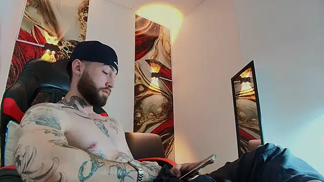 Luke davis01 online show from 11-19-25, 01:22