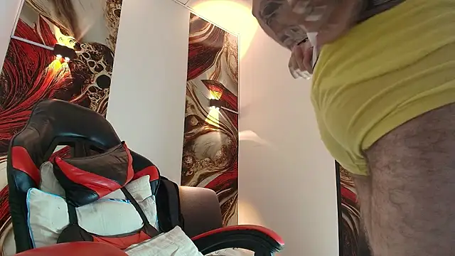 Luke davis01 online show from 02-10-26, 01:15