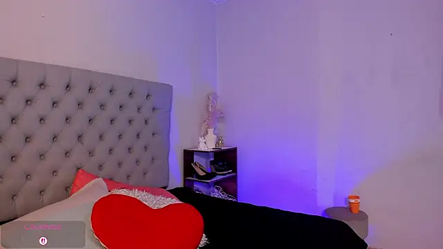 Snapshot of Morgan_Wright chatting on 11-29-25, 05:38 Morgan Wright online show from 11-29-25, 05:38