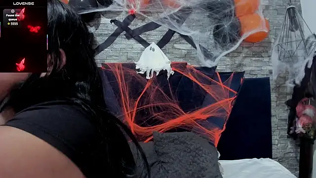 Sophia Brunett online show from 10-27-25, 11:47