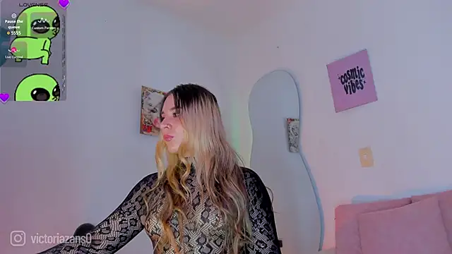 Vickyallien online show from 05-22-26, 03:39