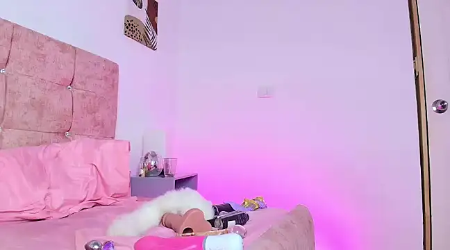 Skye Moore online show from 02-24-25, 10:25