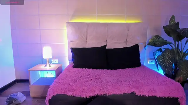  michonne  online show from 11-05-25, 08:09