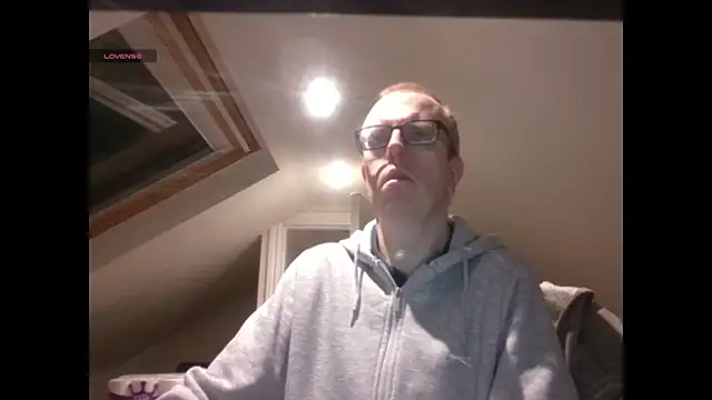 Snapshot of AdmiredThirty chatting on 02-21-25, 09:32 AdmiredThirty online show from 02-21-25, 09:32