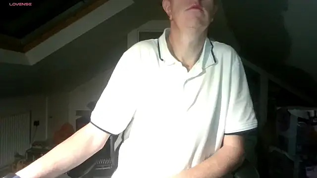 Snapshot of AdmiredThirty chatting on 09-24-25, 10:13 AdmiredThirty online show from 09-24-25, 10:13