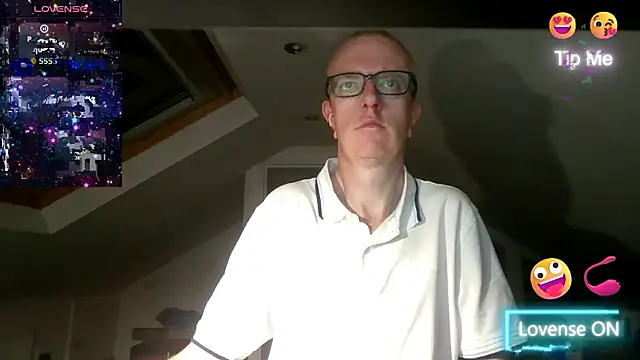 Snapshot of AdmiredThirty chatting on 09-25-25, 09:29 AdmiredThirty online show from 09-25-25, 09:29