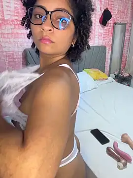 Snapshot of Tana_latin chatting on 12-23-25, 12:41 Tana latin online show from 12-23-25, 12:41