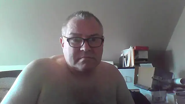 mkestr69 online show from 04-21-26, 03:07