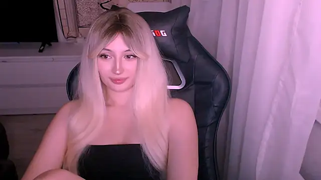 beauty blonde online show from 12-21-25, 10:55