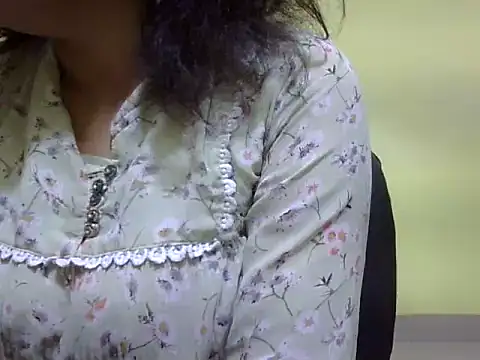 Your cutiepie  online show from 11-18-25, 10:20