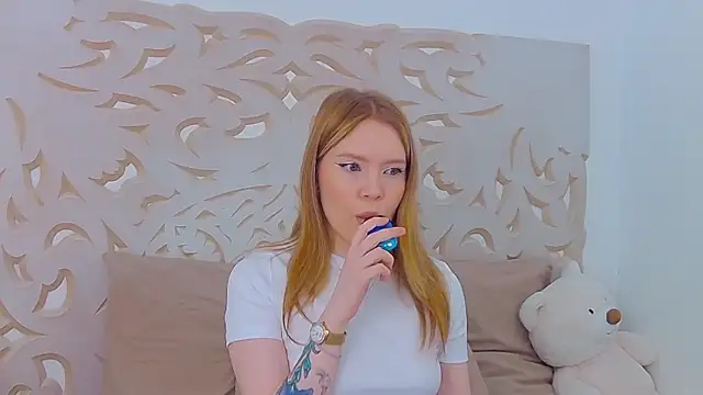 Snapshot of WandyMiller chatting on 02-13-25, 03:39 WandyMiller online show from 02-13-25, 03:39