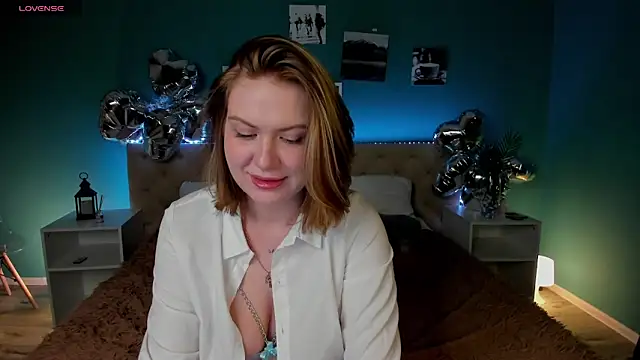 Angela Wallace online show from 02-12-25, 11:18