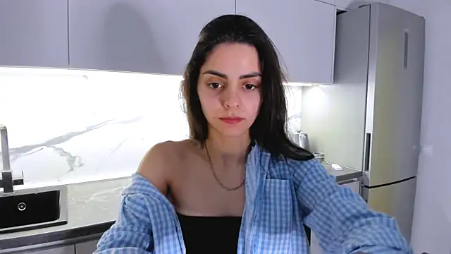 Snapshot of EmiliaZen chatting on 03-06-25, 09:09 EmiliaZen online show from 03-06-25, 09:09