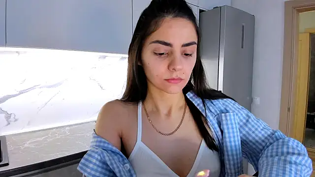 Snapshot of EmiliaZen chatting on 03-20-25, 11:27 EmiliaZen online show from 03-20-25, 11:27