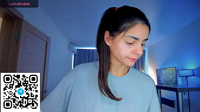 Snapshot of EmiliaZen chatting on 09-14-25, 12:37 EmiliaZen online show from 09-14-25, 12:37